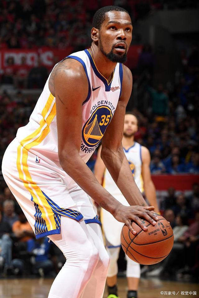 关于哈兰德连续十场比赛得分超过比赛局势复杂，勇士不断突破！引发球迷热议的信息