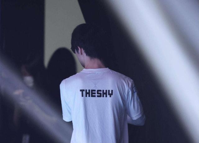 欧博出色防守引爆全场！，TheShy意外战胜C9上演精彩一战(rhythmoftherain)