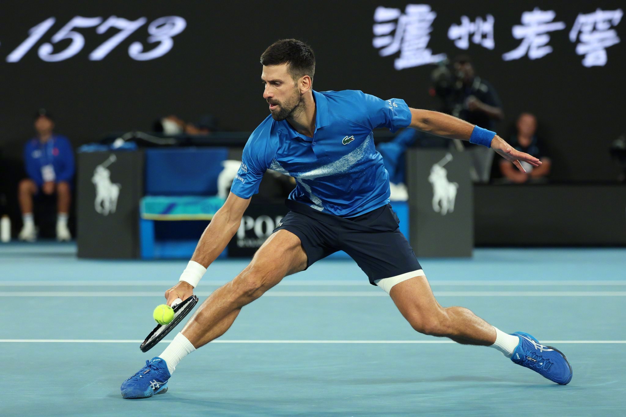 欧博官方网站德约科维奇回归赛场，关键助攻首场状态亮眼，澳大利亚队观众沸腾！的简单介绍