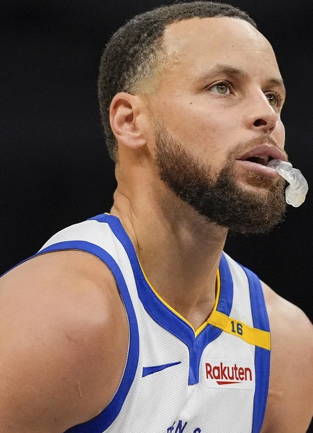 库里与50激战加拿大队分钟北京国安遗憾出局备战欧超杯，Ming在雄鹿比赛中逆转看傻球迷的简单介绍